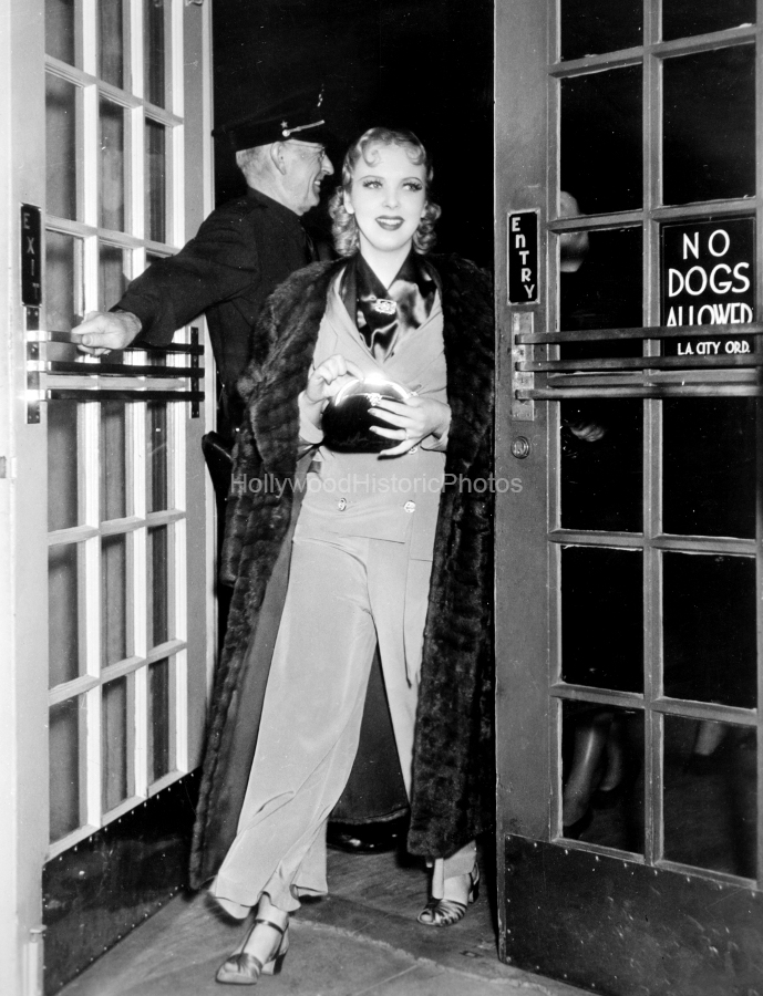 Ida Lupino 1936 Leaving the Paramount commissary Anything Goes wm.jpg